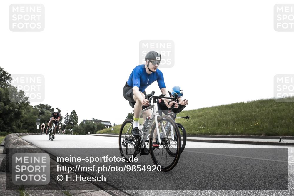 21.06.2026 - 29. Vierlanden-Triathlon H.Heesch http://msf.ph/oto/9854920 21.06.2026 12:07:33 Radfahren 670, 757, 908, 921, 924, 925, 938, 969 meine-sportfotos.de