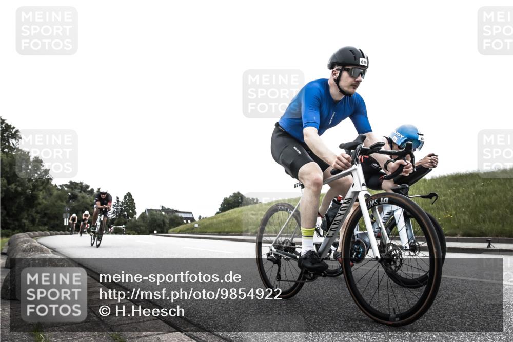 21.06.2026 - 29. Vierlanden-Triathlon H.Heesch http://msf.ph/oto/9854922 21.06.2026 12:07:33 Radfahren 670, 757, 908, 921, 924, 925, 938, 969 meine-sportfotos.de
