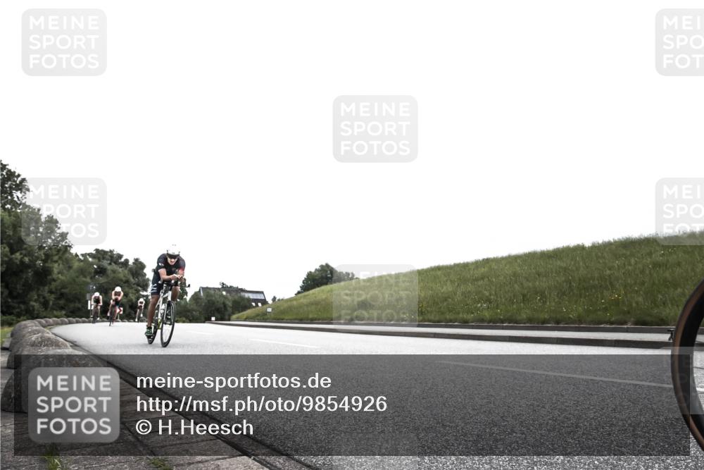21.06.2026 - 29. Vierlanden-Triathlon H.Heesch http://msf.ph/oto/9854926 21.06.2026 12:07:33 Radfahren 670, 757, 908, 921, 924, 925, 938, 969 meine-sportfotos.de