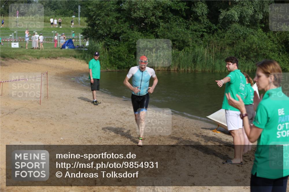 21.06.2026 - 29. Vierlanden-Triathlon Andreas Tolksdorf http://msf.ph/oto/9854931 21.06.2026 08:50:17 Schwimmen 25, 115, 156 meine-sportfotos.de