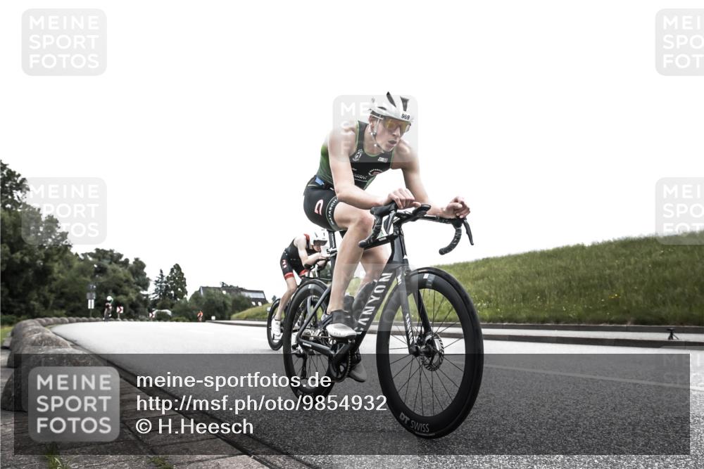21.06.2026 - 29. Vierlanden-Triathlon H.Heesch http://msf.ph/oto/9854932 21.06.2026 12:07:36 Radfahren 670, 757, 822, 921, 925, 928, 938, 969 meine-sportfotos.de