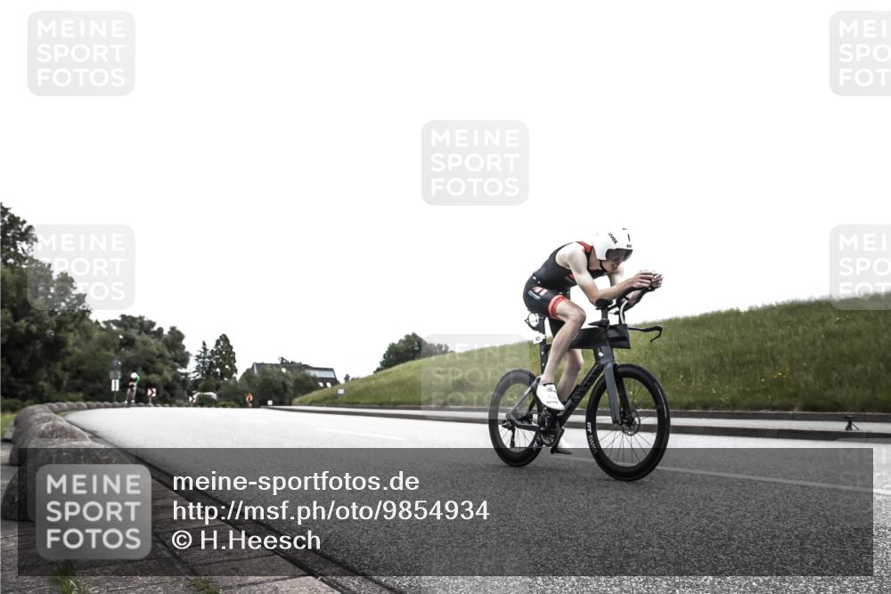 21.06.2026 - 29. Vierlanden-Triathlon H.Heesch http://msf.ph/oto/9854934 21.06.2026 12:07:36 Radfahren 670, 757, 822, 921, 925, 928, 938, 969 meine-sportfotos.de