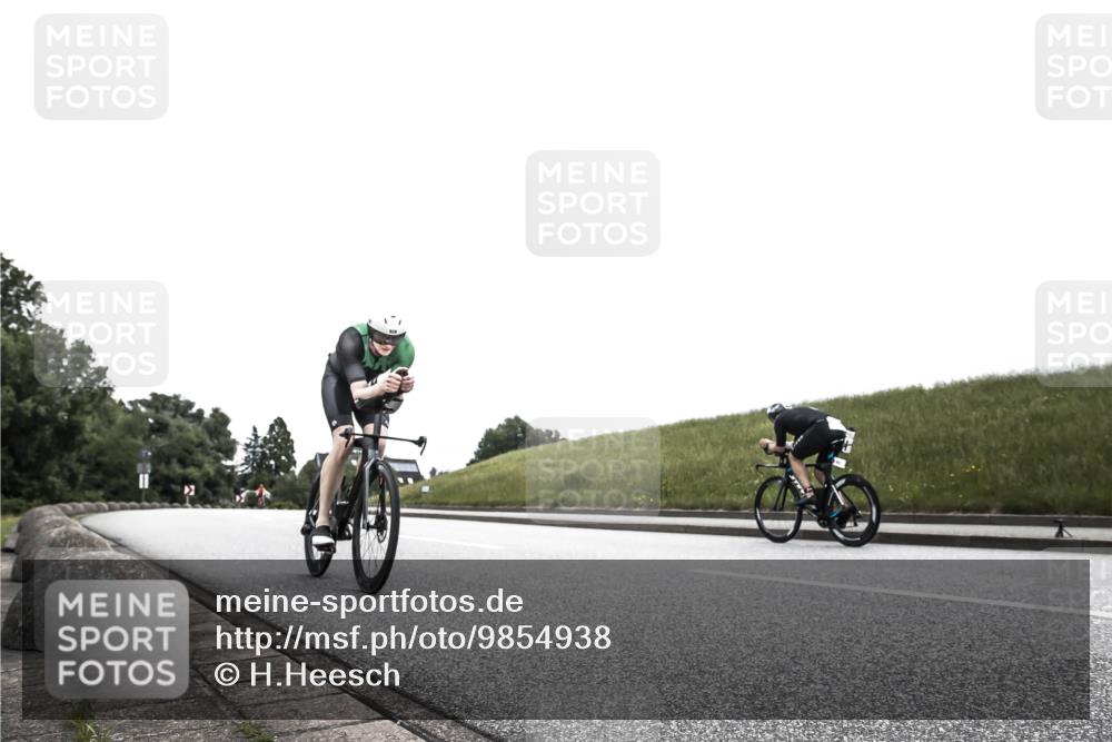 21.06.2026 - 29. Vierlanden-Triathlon H.Heesch http://msf.ph/oto/9854938 21.06.2026 12:07:39 Radfahren 822, 860, 928 meine-sportfotos.de