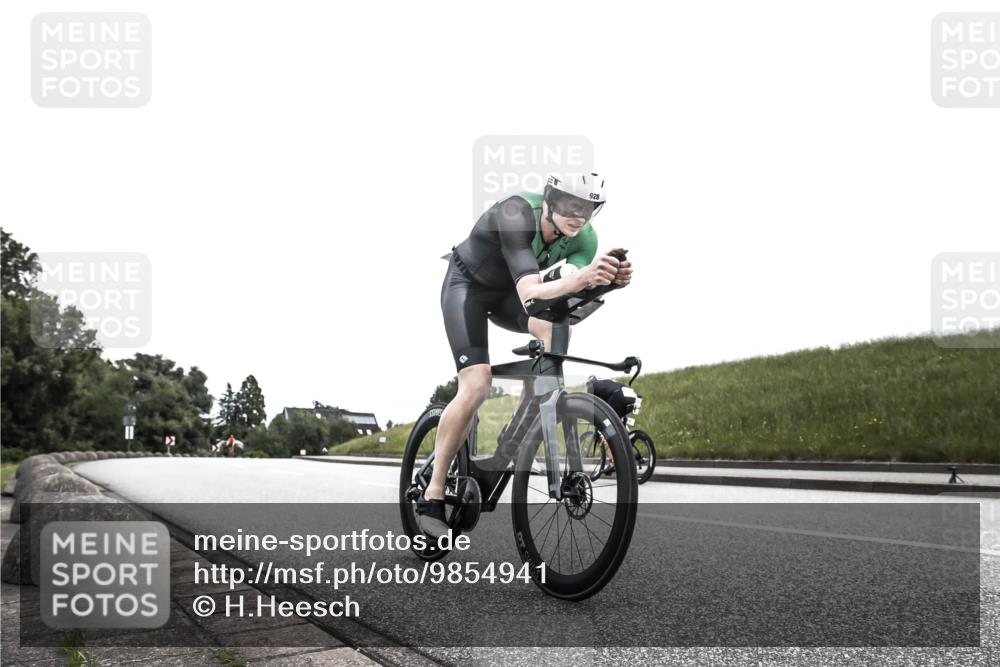 21.06.2026 - 29. Vierlanden-Triathlon H.Heesch http://msf.ph/oto/9854941 21.06.2026 12:07:39 Radfahren 822, 860, 928 meine-sportfotos.de