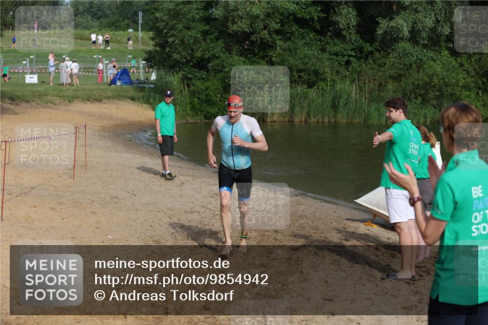 21.06.2026 - 29. Vierlanden-Triathlon Andreas Tolksdorf http://msf.ph/oto/9854942 21.06.2026 08:50:17 Schwimmen 25, 115, 156 meine-sportfotos.de