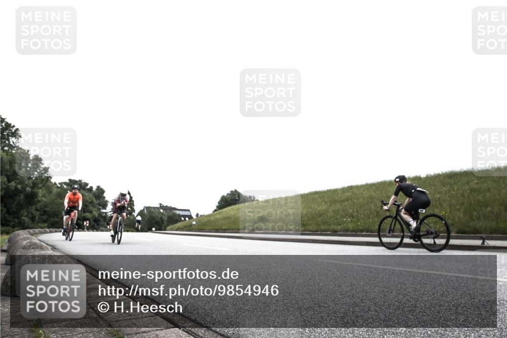21.06.2026 - 29. Vierlanden-Triathlon H.Heesch http://msf.ph/oto/9854946 21.06.2026 12:07:47 Radfahren 748, 816, 871, 977 meine-sportfotos.de