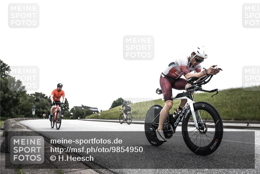 21.06.2026 - 29. Vierlanden-Triathlon H.Heesch http://msf.ph/oto/9854950 21.06.2026 12:07:48 Radfahren 748, 816, 871, 977 meine-sportfotos.de