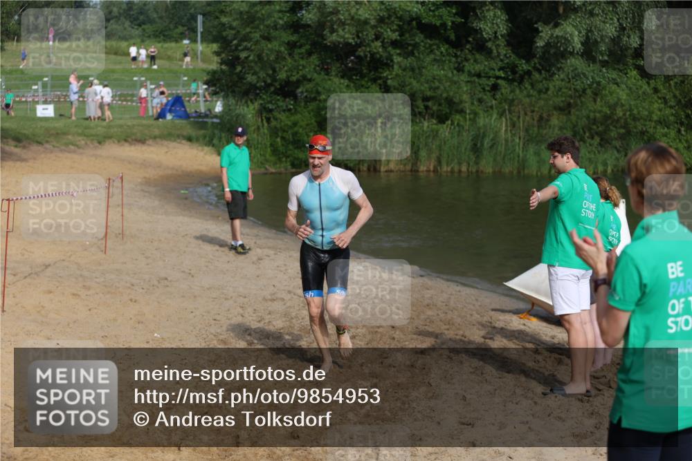 21.06.2026 - 29. Vierlanden-Triathlon Andreas Tolksdorf http://msf.ph/oto/9854953 21.06.2026 08:50:18 Schwimmen 25, 115, 156 meine-sportfotos.de