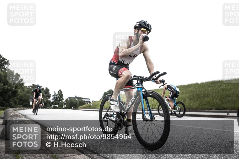 21.06.2026 - 29. Vierlanden-Triathlon H.Heesch http://msf.ph/oto/9854964 21.06.2026 12:08:03 Radfahren 674, 682, 884, 895, 922, 945, 960 meine-sportfotos.de