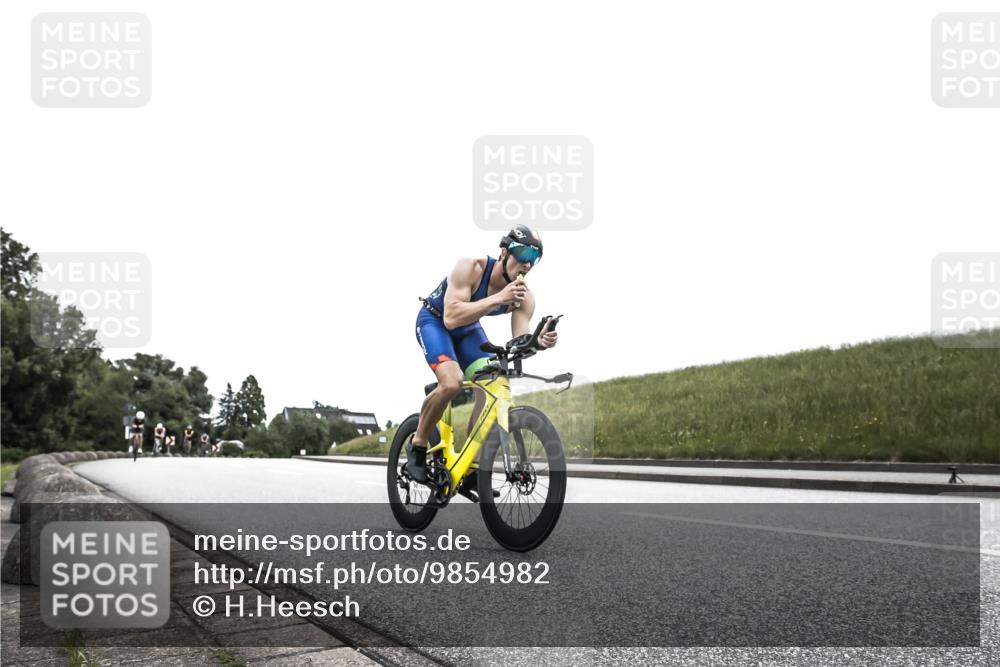 21.06.2026 - 29. Vierlanden-Triathlon H.Heesch http://msf.ph/oto/9854982 21.06.2026 12:08:17 Radfahren 854, 865, 916, 936, 948, 973 meine-sportfotos.de