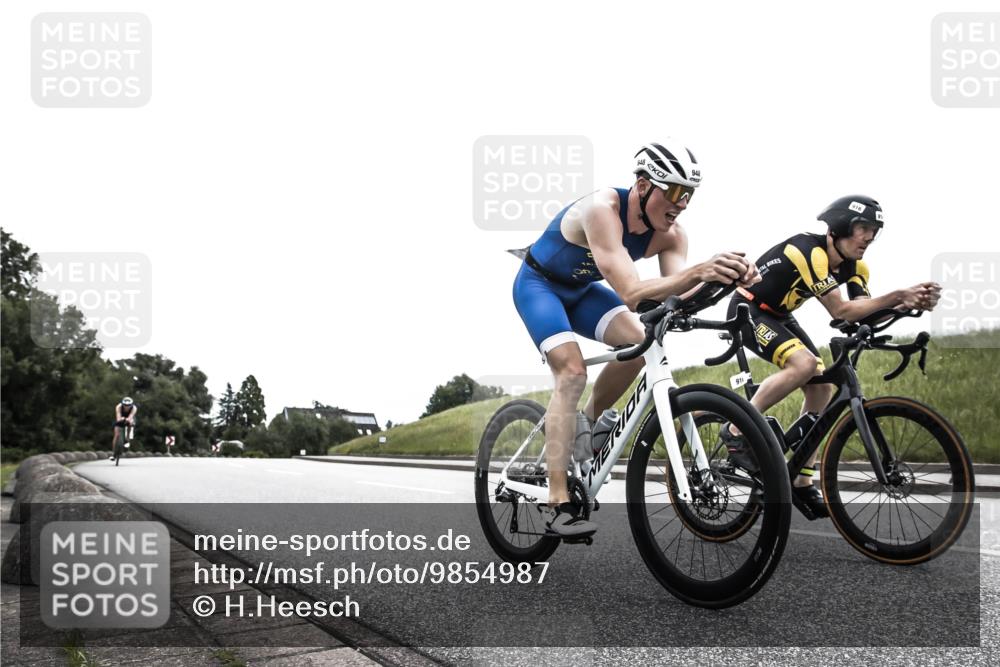 21.06.2026 - 29. Vierlanden-Triathlon H.Heesch http://msf.ph/oto/9854987 21.06.2026 12:08:20 Radfahren 793, 854, 865, 916, 936, 948, 949 meine-sportfotos.de