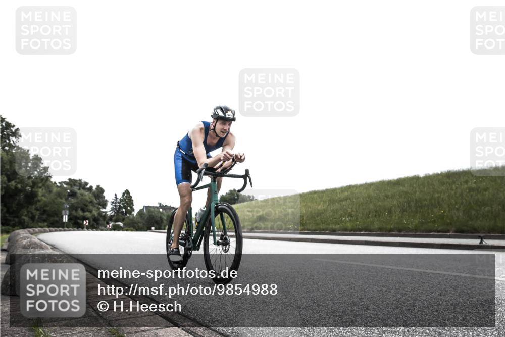21.06.2026 - 29. Vierlanden-Triathlon H.Heesch http://msf.ph/oto/9854988 21.06.2026 12:08:22 Radfahren 793, 854, 865, 916, 948, 949 meine-sportfotos.de