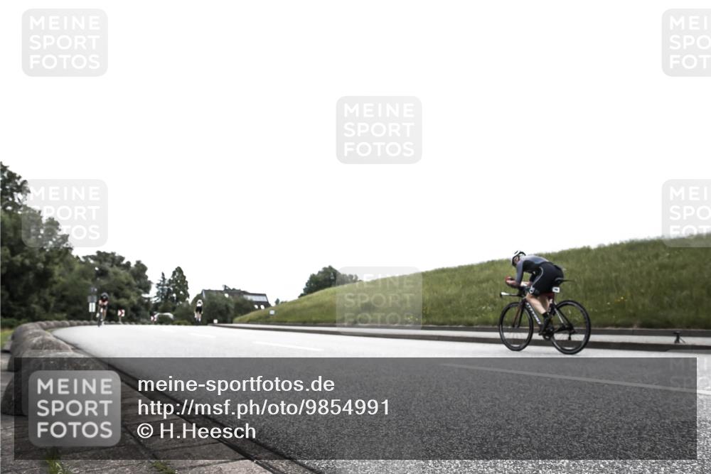 21.06.2026 - 29. Vierlanden-Triathlon H.Heesch http://msf.ph/oto/9854991 21.06.2026 12:08:28 Radfahren 937 meine-sportfotos.de