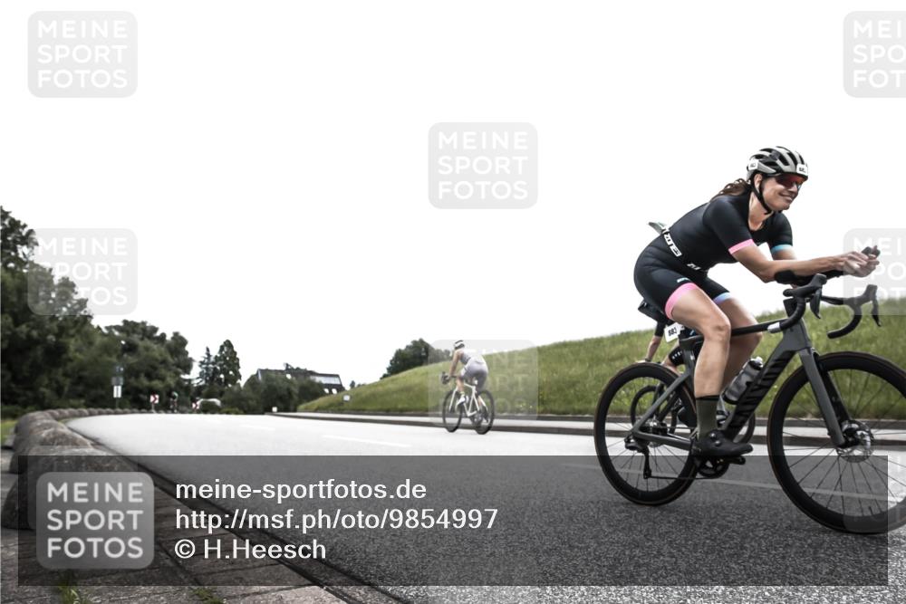 21.06.2026 - 29. Vierlanden-Triathlon H.Heesch http://msf.ph/oto/9854997 21.06.2026 12:09:14 Radfahren 883 meine-sportfotos.de