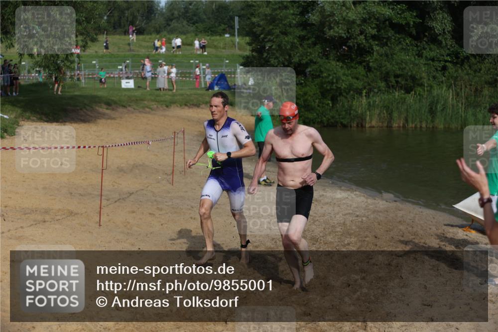 21.06.2026 - 29. Vierlanden-Triathlon Andreas Tolksdorf http://msf.ph/oto/9855001 21.06.2026 08:50:26 Schwimmen 25, 101, 156 meine-sportfotos.de