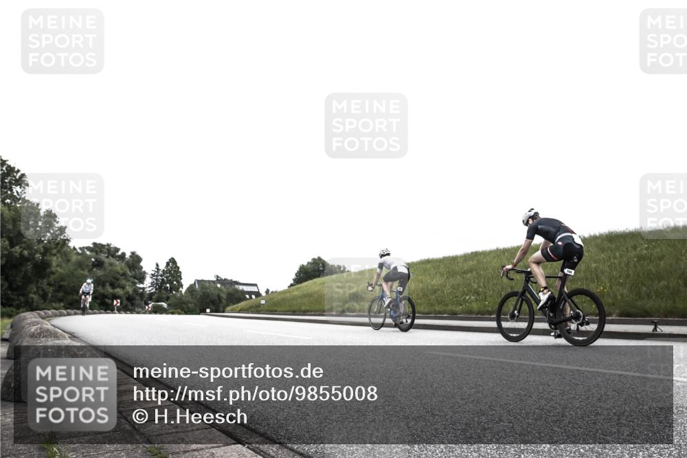 21.06.2026 - 29. Vierlanden-Triathlon H.Heesch http://msf.ph/oto/9855008 21.06.2026 12:10:11 Radfahren 650 meine-sportfotos.de