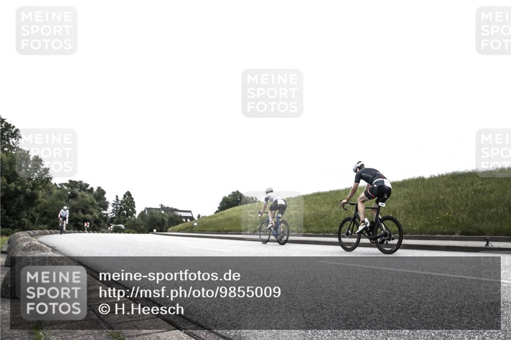 21.06.2026 - 29. Vierlanden-Triathlon H.Heesch http://msf.ph/oto/9855009 21.06.2026 12:10:11 Radfahren 650 meine-sportfotos.de