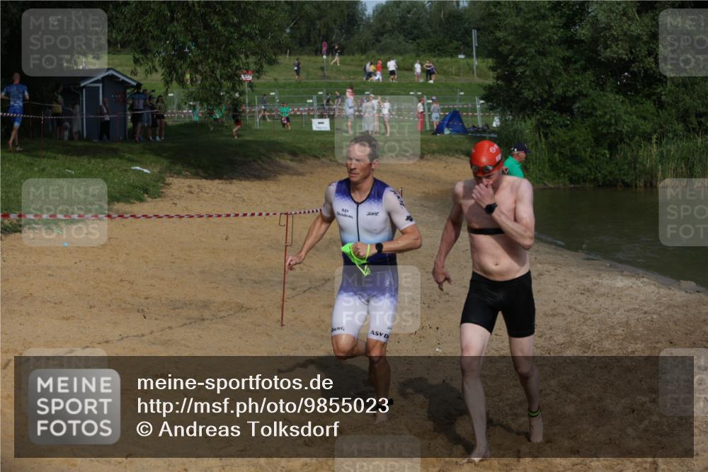 21.06.2026 - 29. Vierlanden-Triathlon Andreas Tolksdorf http://msf.ph/oto/9855023 21.06.2026 08:50:27 Schwimmen 25, 101, 156 meine-sportfotos.de