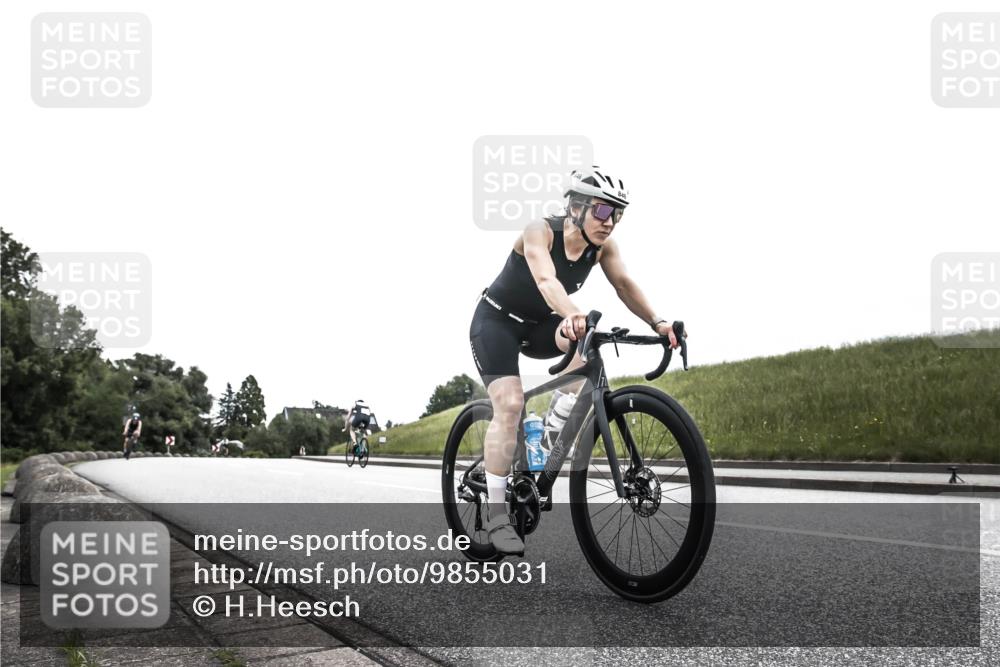21.06.2026 - 29. Vierlanden-Triathlon H.Heesch http://msf.ph/oto/9855031 21.06.2026 12:11:34 Radfahren 230, 846, 859, 870 meine-sportfotos.de