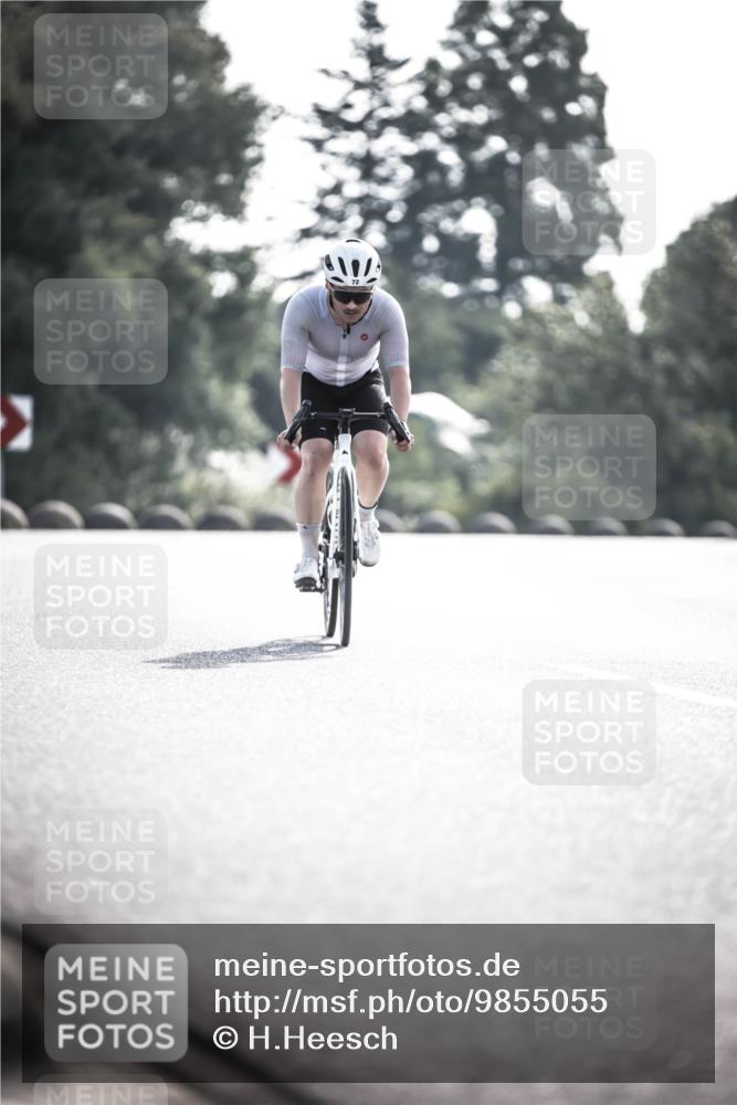 21.06.2026 - 29. Vierlanden-Triathlon H.Heesch http://msf.ph/oto/9855055 21.06.2026 08:50:30 Radfahren 72, 145 meine-sportfotos.de