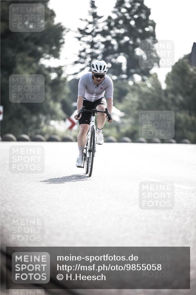 21.06.2026 - 29. Vierlanden-Triathlon H.Heesch http://msf.ph/oto/9855058 21.06.2026 08:50:30 Radfahren 72, 145 meine-sportfotos.de