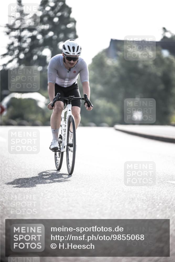 21.06.2026 - 29. Vierlanden-Triathlon H.Heesch http://msf.ph/oto/9855068 21.06.2026 08:50:31 Radfahren 72, 145 meine-sportfotos.de