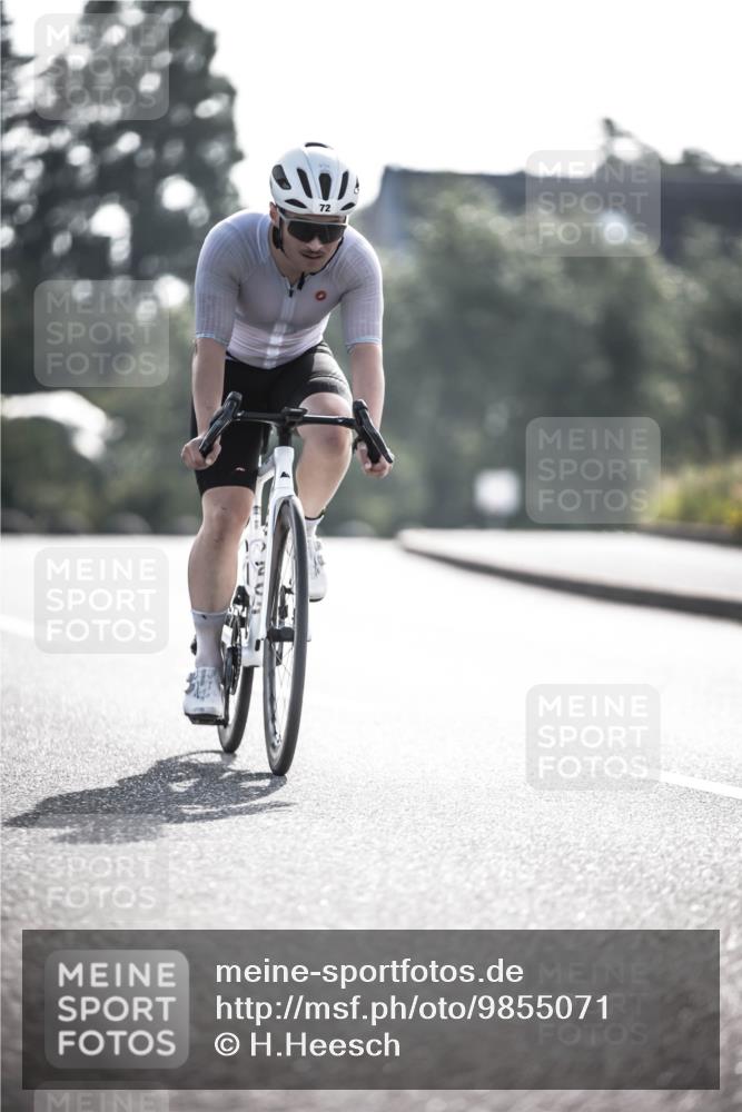 21.06.2026 - 29. Vierlanden-Triathlon H.Heesch http://msf.ph/oto/9855071 21.06.2026 08:50:31 Radfahren 72, 145 meine-sportfotos.de