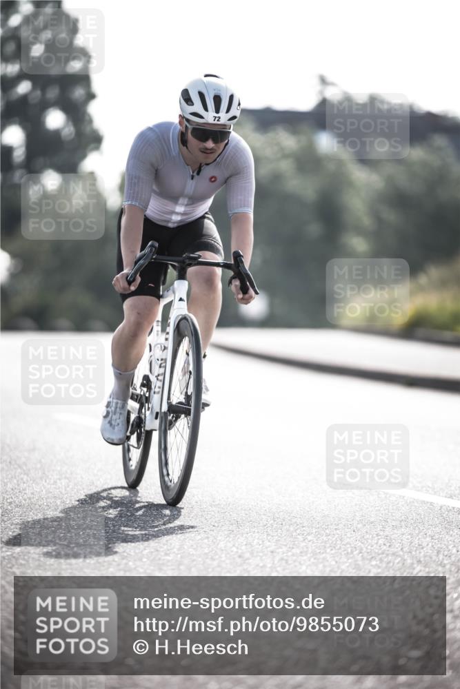 21.06.2026 - 29. Vierlanden-Triathlon H.Heesch http://msf.ph/oto/9855073 21.06.2026 08:50:31 Radfahren 72, 145 meine-sportfotos.de