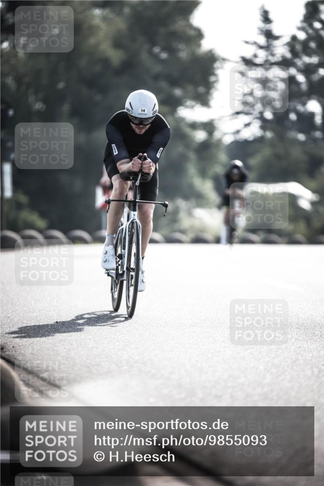 21.06.2026 - 29. Vierlanden-Triathlon H.Heesch http://msf.ph/oto/9855093 21.06.2026 08:50:52 Radfahren 14, 78, 82 meine-sportfotos.de