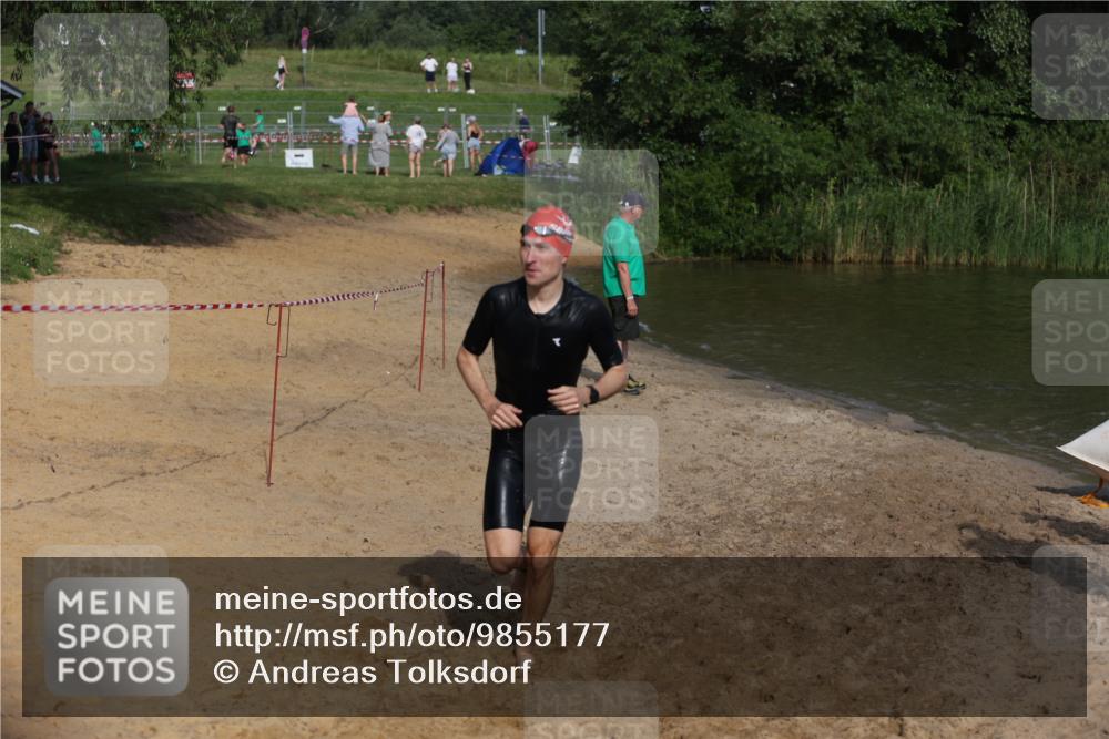 21.06.2026 - 29. Vierlanden-Triathlon Andreas Tolksdorf http://msf.ph/oto/9855177 21.06.2026 08:50:57 Schwimmen 71, 100, 1353 meine-sportfotos.de