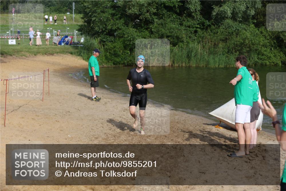 21.06.2026 - 29. Vierlanden-Triathlon Andreas Tolksdorf http://msf.ph/oto/9855201 21.06.2026 08:51:04 Schwimmen 68, 71 meine-sportfotos.de