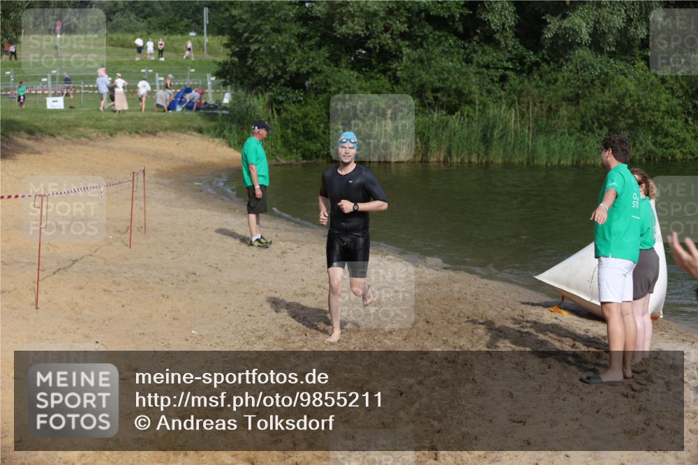 21.06.2026 - 29. Vierlanden-Triathlon Andreas Tolksdorf http://msf.ph/oto/9855211 21.06.2026 08:51:04 Schwimmen 68, 71 meine-sportfotos.de