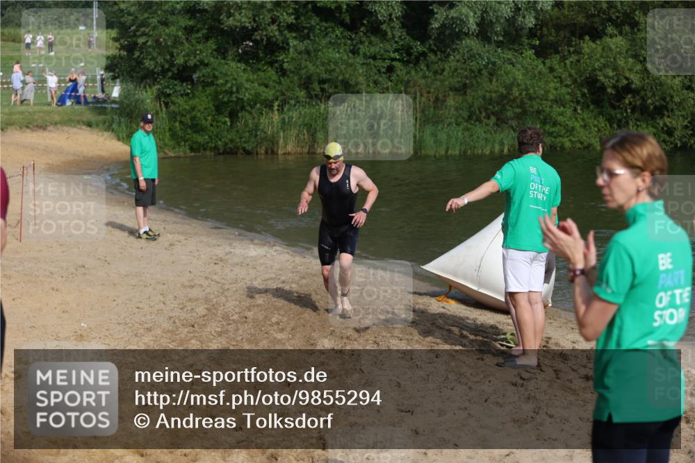 21.06.2026 - 29. Vierlanden-Triathlon Andreas Tolksdorf http://msf.ph/oto/9855294 21.06.2026 08:51:32 Schwimmen 81, 157, 161, 204 meine-sportfotos.de
