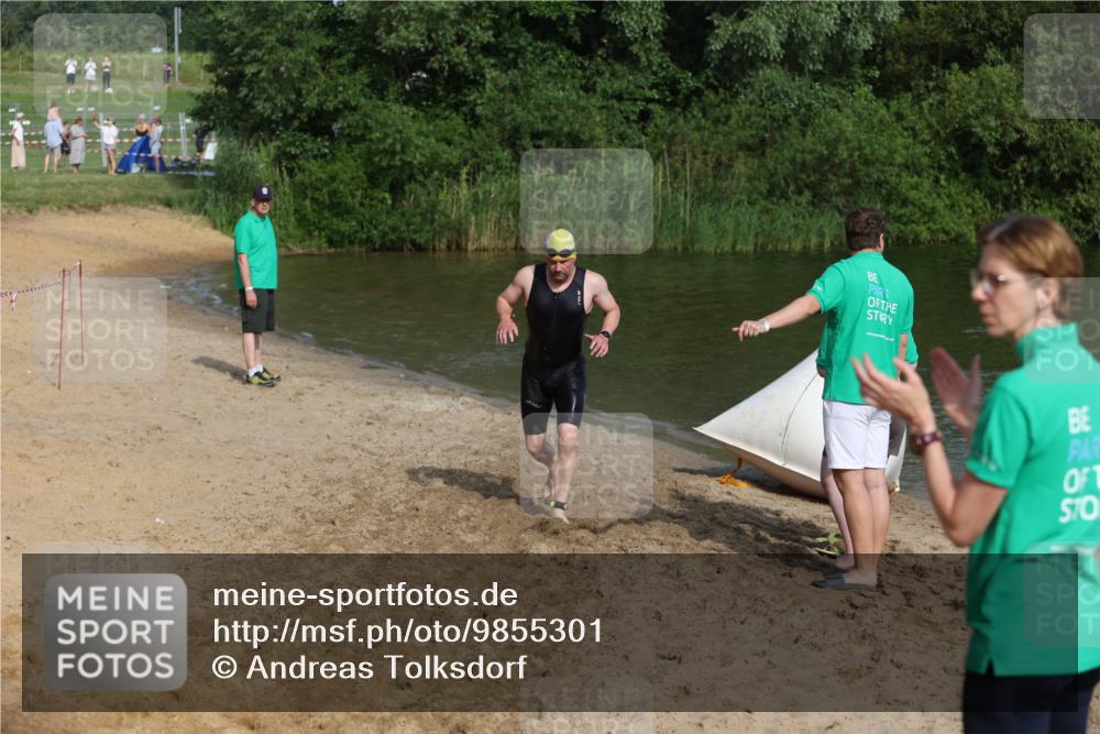 21.06.2026 - 29. Vierlanden-Triathlon Andreas Tolksdorf http://msf.ph/oto/9855301 21.06.2026 08:51:32 Schwimmen 81, 157, 161, 204 meine-sportfotos.de