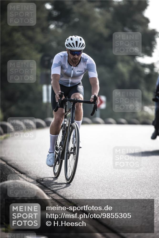 21.06.2026 - 29. Vierlanden-Triathlon H.Heesch http://msf.ph/oto/9855305 21.06.2026 08:52:11 Radfahren 27, 38, 42, 99 meine-sportfotos.de