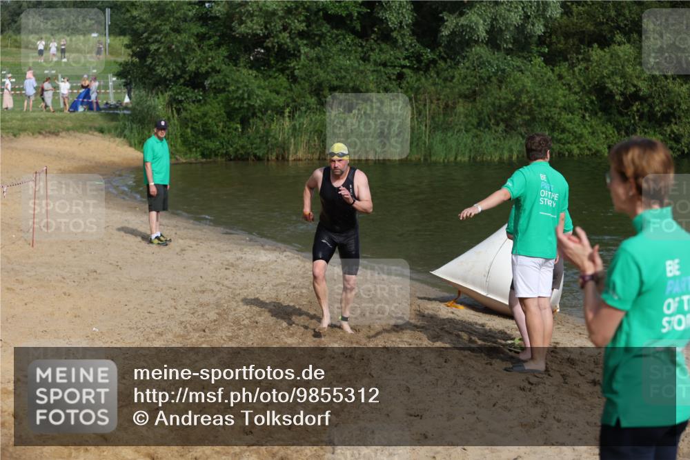21.06.2026 - 29. Vierlanden-Triathlon Andreas Tolksdorf http://msf.ph/oto/9855312 21.06.2026 08:51:32 Schwimmen 81, 157, 161, 204 meine-sportfotos.de