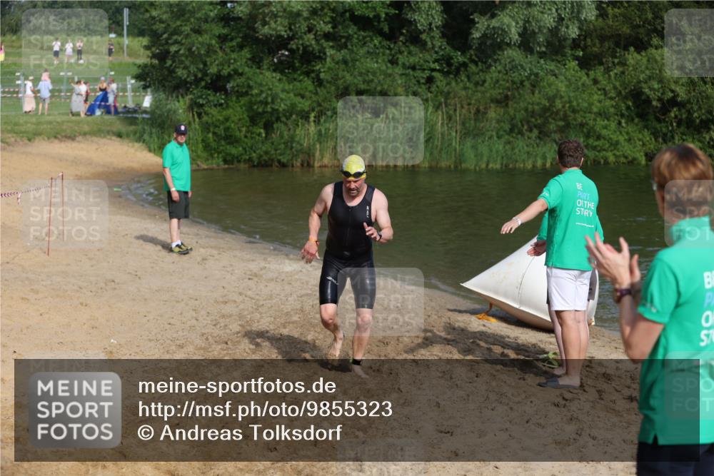 21.06.2026 - 29. Vierlanden-Triathlon Andreas Tolksdorf http://msf.ph/oto/9855323 21.06.2026 08:51:33 Schwimmen 81, 157, 161, 204 meine-sportfotos.de