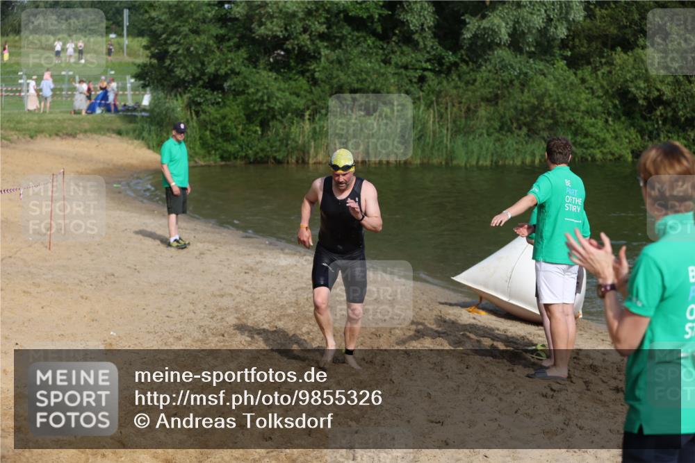 21.06.2026 - 29. Vierlanden-Triathlon Andreas Tolksdorf http://msf.ph/oto/9855326 21.06.2026 08:51:33 Schwimmen 81, 157, 161, 204 meine-sportfotos.de