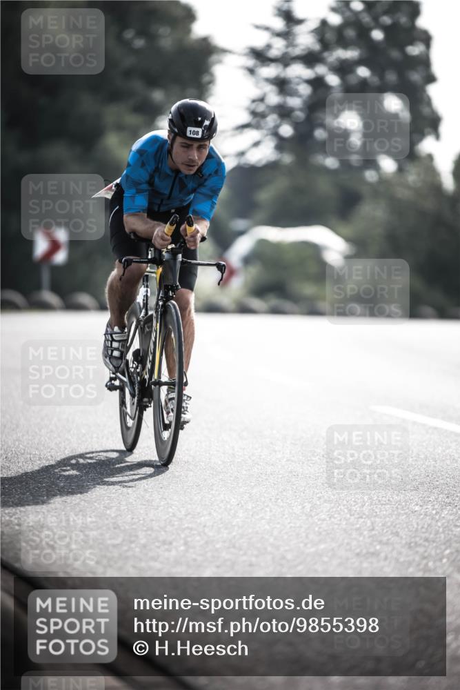 21.06.2026 - 29. Vierlanden-Triathlon H.Heesch http://msf.ph/oto/9855398 21.06.2026 08:52:29 Radfahren 56, 108 meine-sportfotos.de