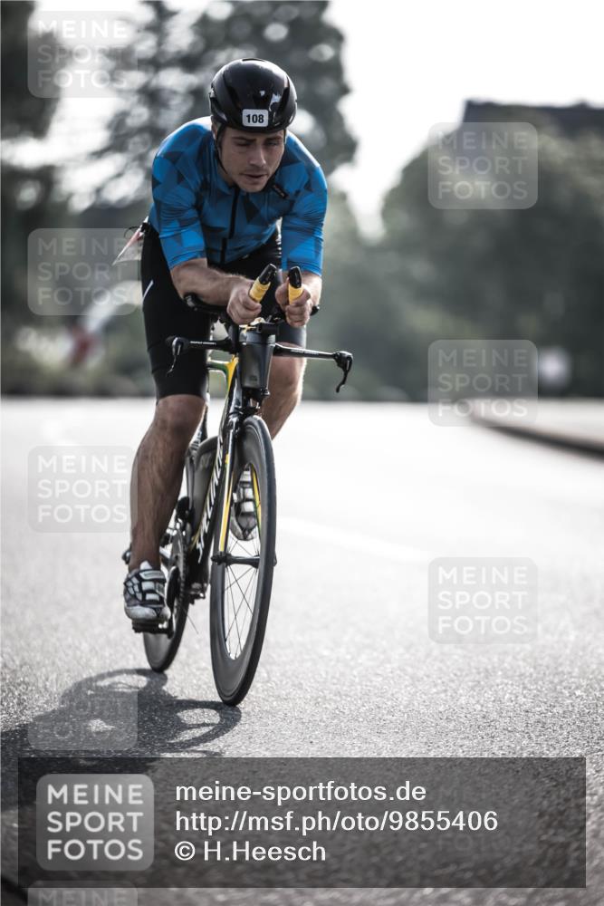 21.06.2026 - 29. Vierlanden-Triathlon H.Heesch http://msf.ph/oto/9855406 21.06.2026 08:52:29 Radfahren 56, 108 meine-sportfotos.de
