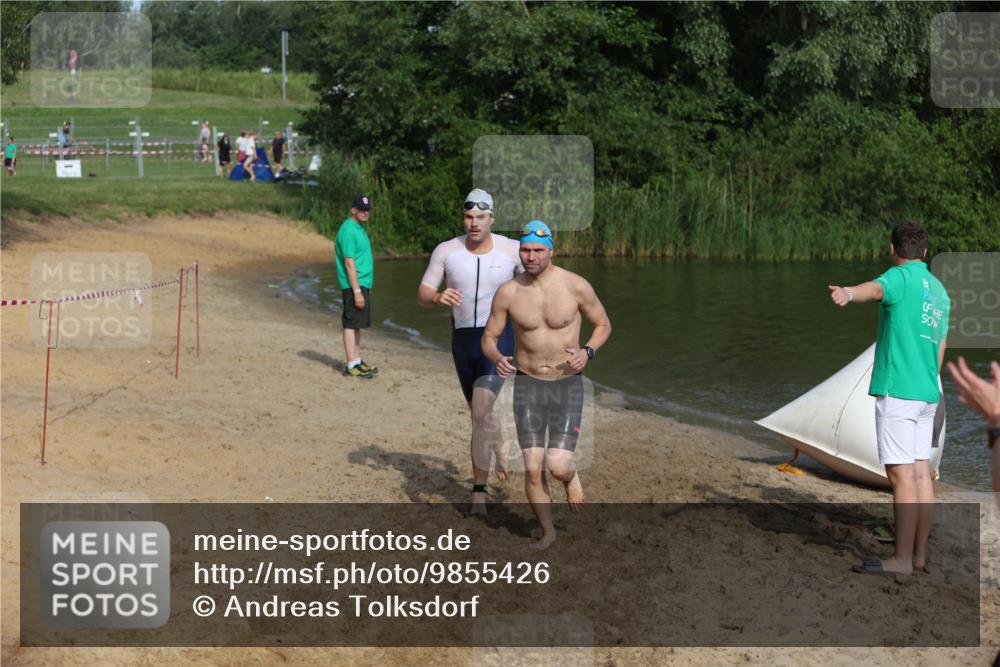 21.06.2026 - 29. Vierlanden-Triathlon Andreas Tolksdorf http://msf.ph/oto/9855426 21.06.2026 08:52:13 Schwimmen 5, 33, 58, 171, 181 meine-sportfotos.de