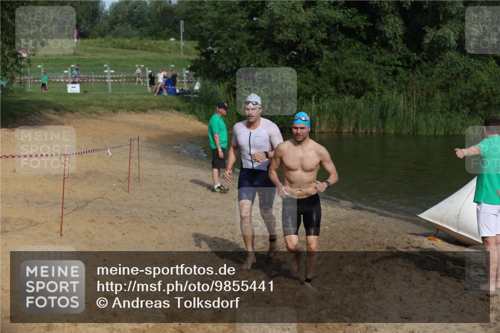 21.06.2026 - 29. Vierlanden-Triathlon Andreas Tolksdorf http://msf.ph/oto/9855441 21.06.2026 08:52:13 Schwimmen 5, 33, 58, 171, 181 meine-sportfotos.de