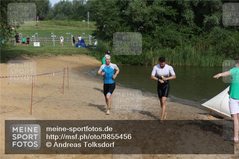 21.06.2026 - 29. Vierlanden-Triathlon Andreas Tolksdorf http://msf.ph/oto/9855456 21.06.2026 08:52:22 Schwimmen 33, 181 meine-sportfotos.de
