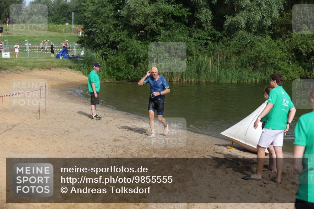 21.06.2026 - 29. Vierlanden-Triathlon Andreas Tolksdorf http://msf.ph/oto/9855555 21.06.2026 08:53:06 Schwimmen 200, 205 meine-sportfotos.de