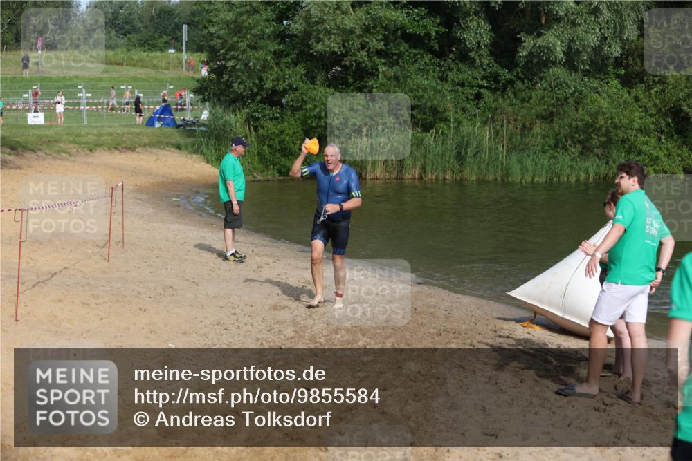 21.06.2026 - 29. Vierlanden-Triathlon Andreas Tolksdorf http://msf.ph/oto/9855584 21.06.2026 08:53:06 Schwimmen 200, 205 meine-sportfotos.de