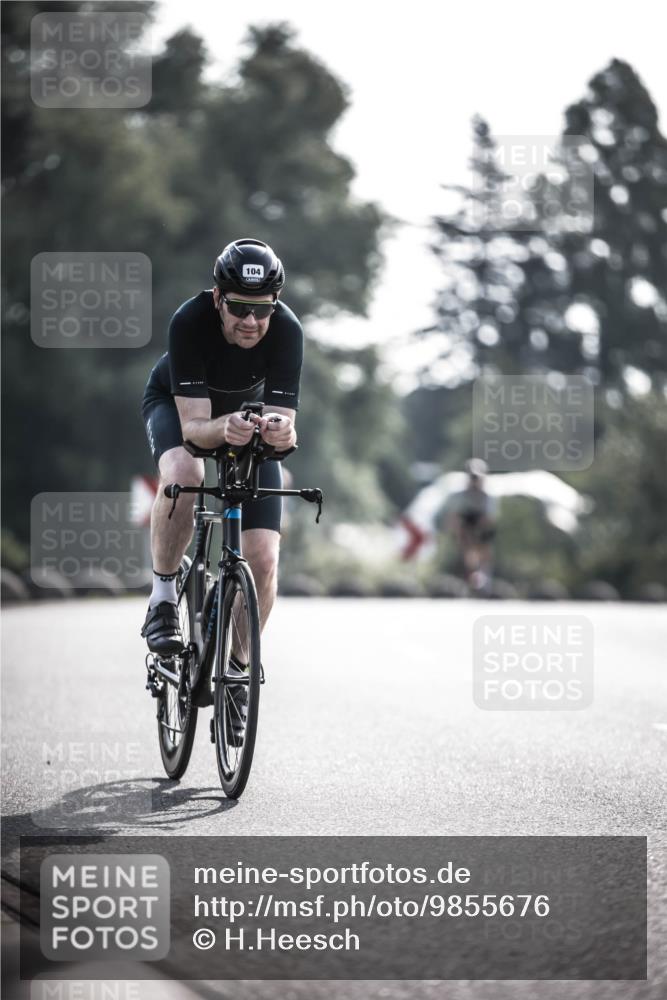 21.06.2026 - 29. Vierlanden-Triathlon H.Heesch http://msf.ph/oto/9855676 21.06.2026 08:54:56 Radfahren 34, 39, 84, 104 meine-sportfotos.de