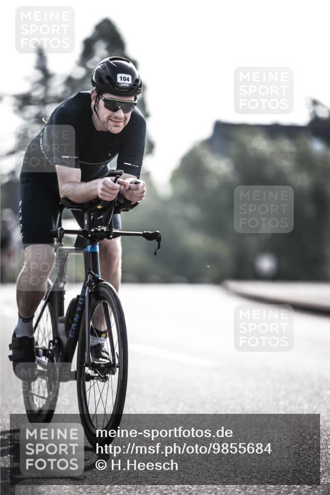 21.06.2026 - 29. Vierlanden-Triathlon H.Heesch http://msf.ph/oto/9855684 21.06.2026 08:54:56 Radfahren 34, 39, 84, 104 meine-sportfotos.de