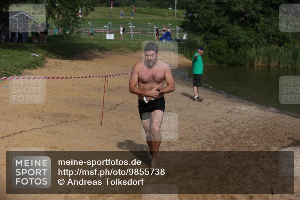 21.06.2026 - 29. Vierlanden-Triathlon Andreas Tolksdorf http://msf.ph/oto/9855738 21.06.2026 08:53:37 Schwimmen 15, 124 meine-sportfotos.de
