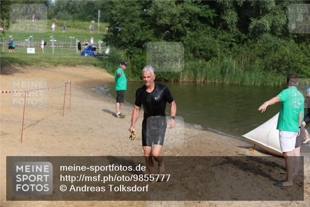 21.06.2026 - 29. Vierlanden-Triathlon Andreas Tolksdorf http://msf.ph/oto/9855777 21.06.2026 08:53:46 Schwimmen 122, 124, 126 meine-sportfotos.de