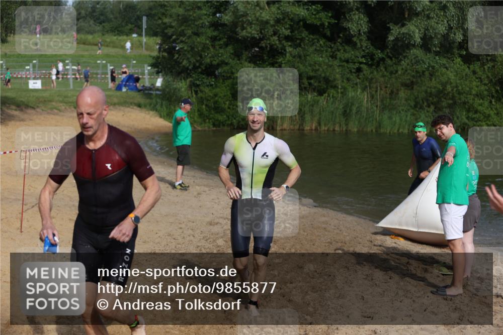 21.06.2026 - 29. Vierlanden-Triathlon Andreas Tolksdorf http://msf.ph/oto/9855877 21.06.2026 08:53:53 Schwimmen 122, 126, 146, 176 meine-sportfotos.de